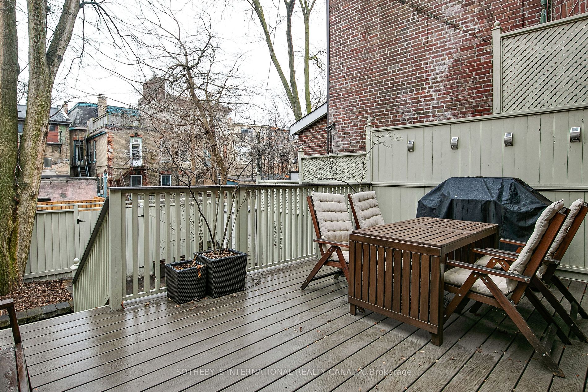 35 Aberdeen Ave