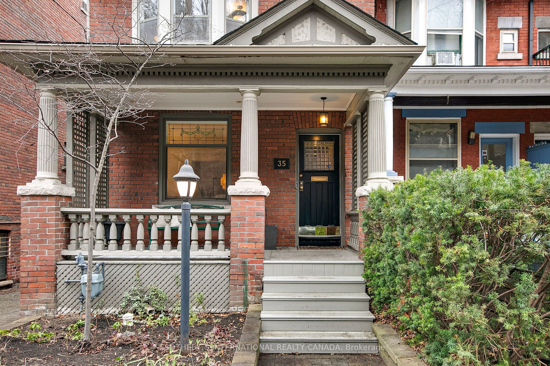 35 Aberdeen Ave