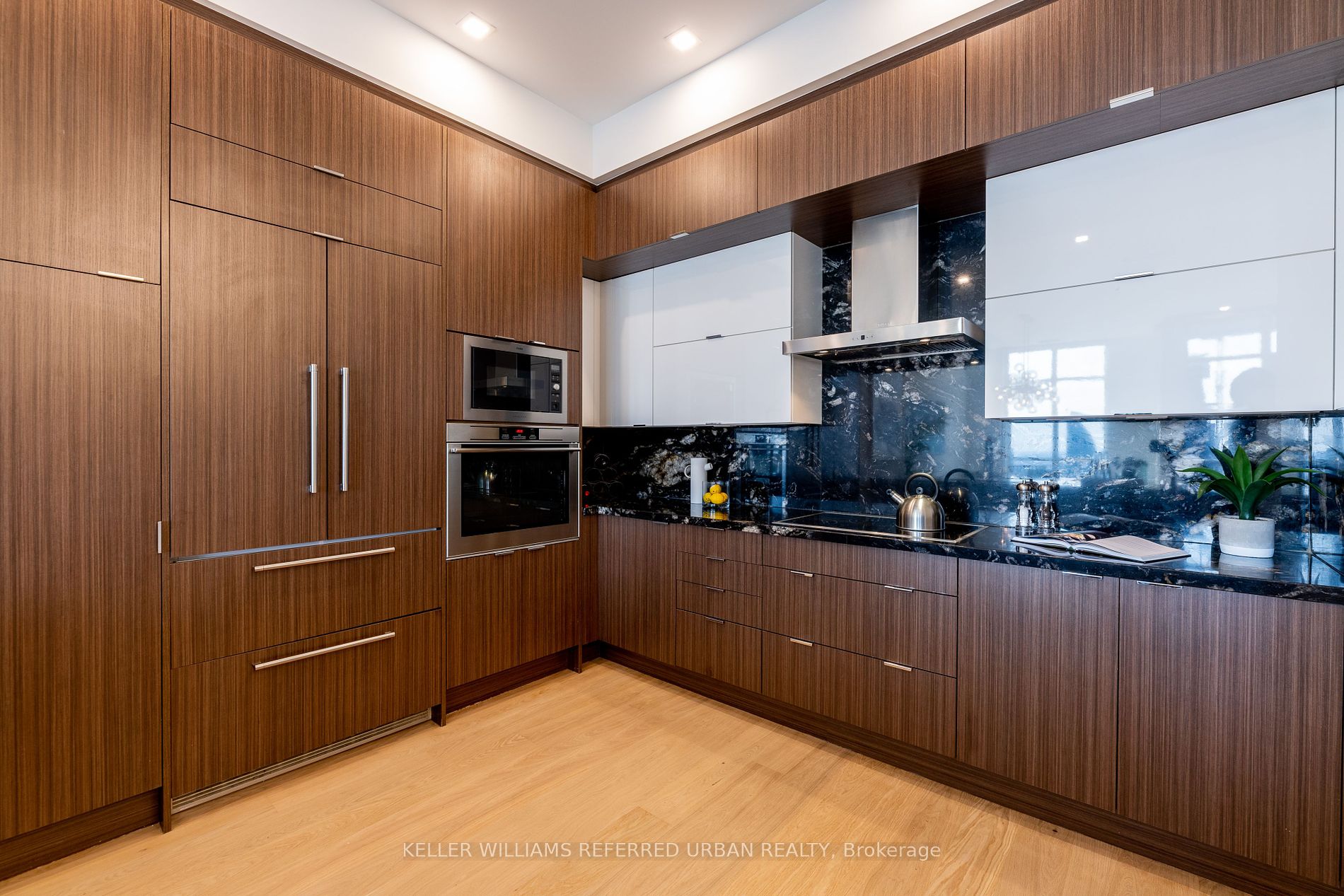 300 Front St W, #4902
