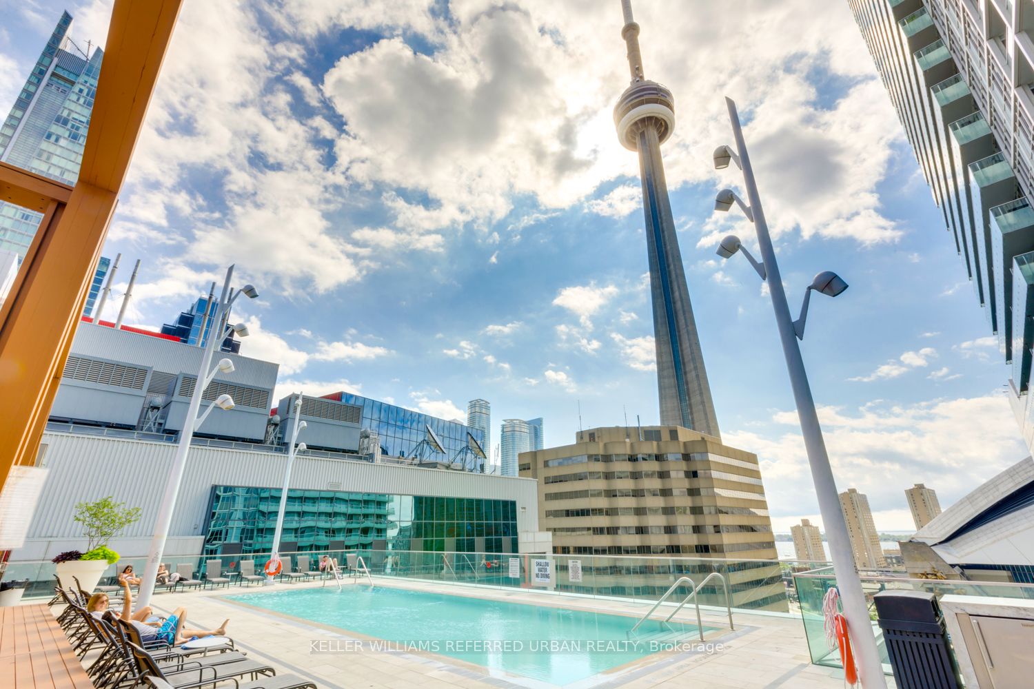 300 Front St W, #4902