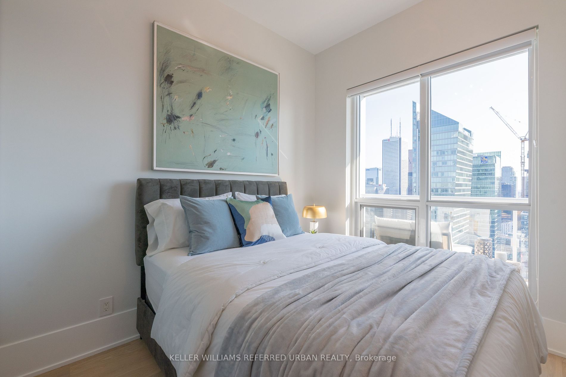 300 Front St W, #4902