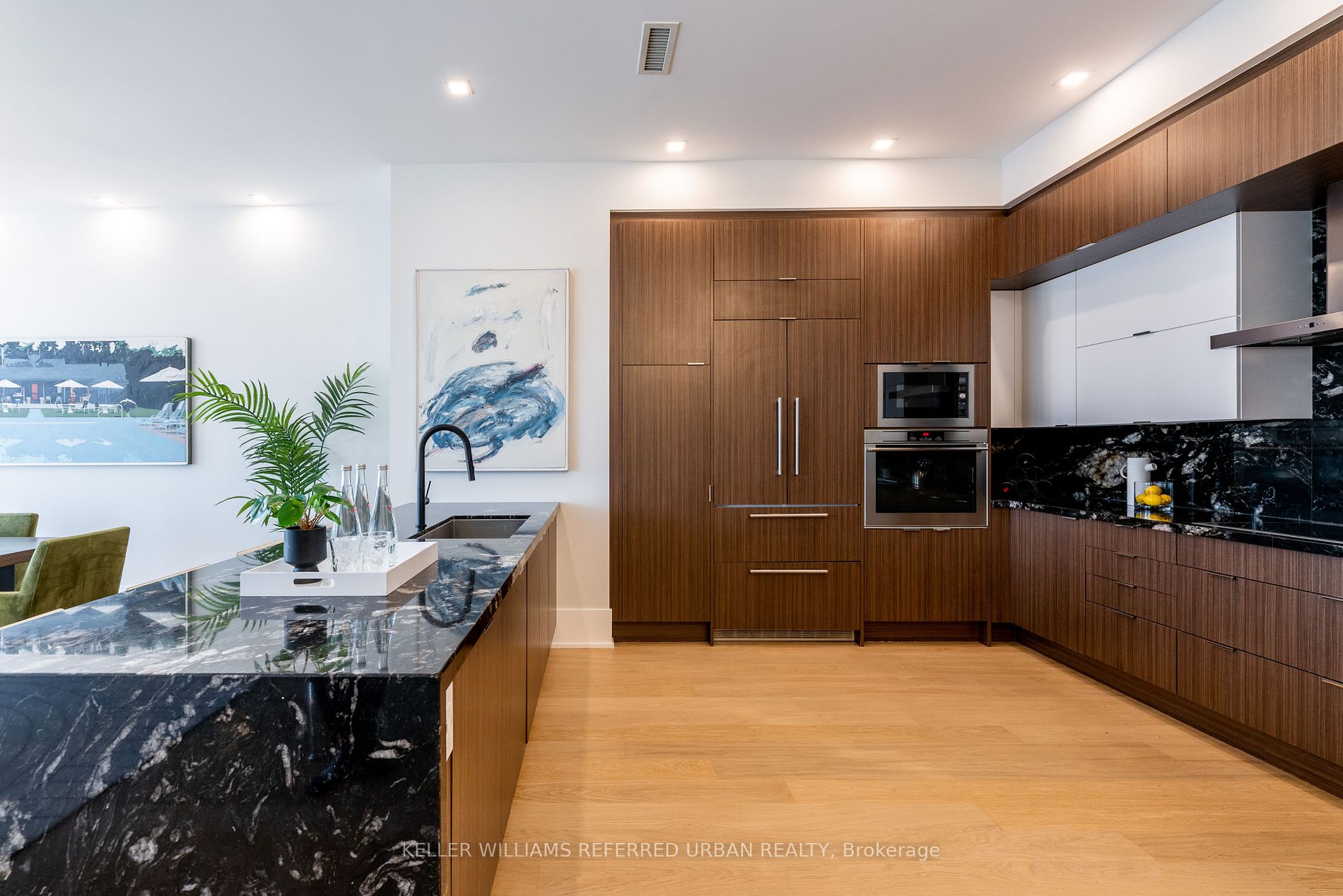 300 Front St W, #4902