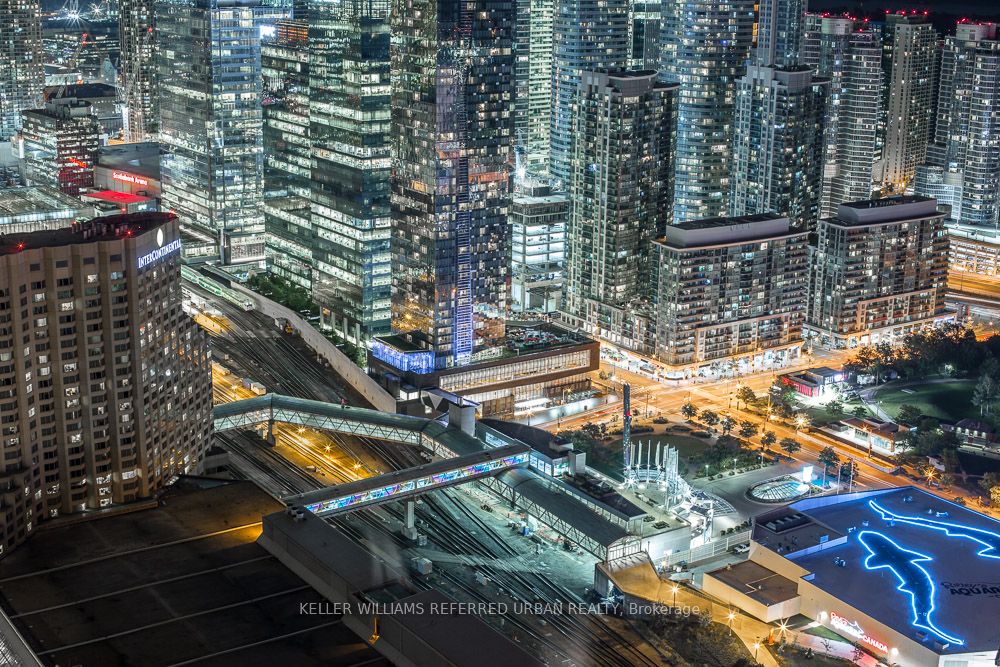 300 Front St W, #4902