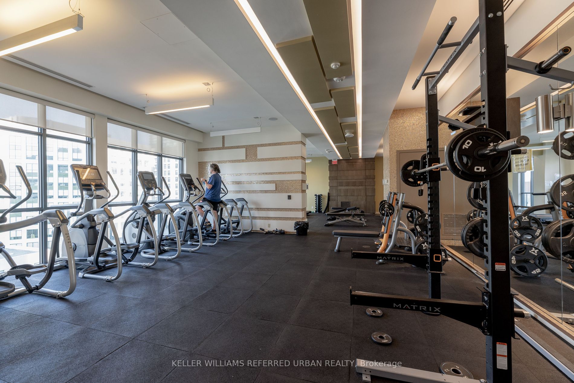 300 Front St W, #4902