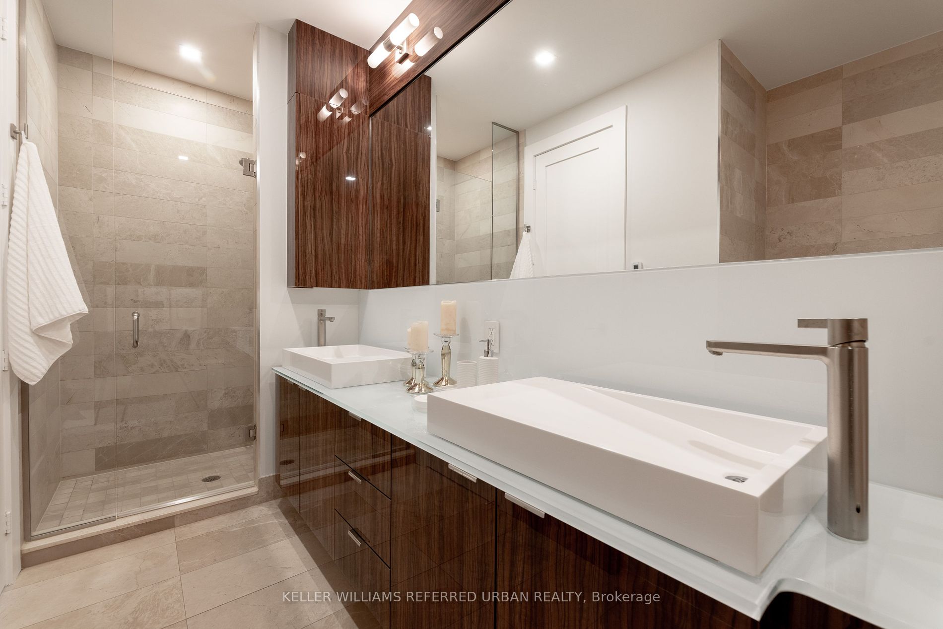 300 Front St W, #4902