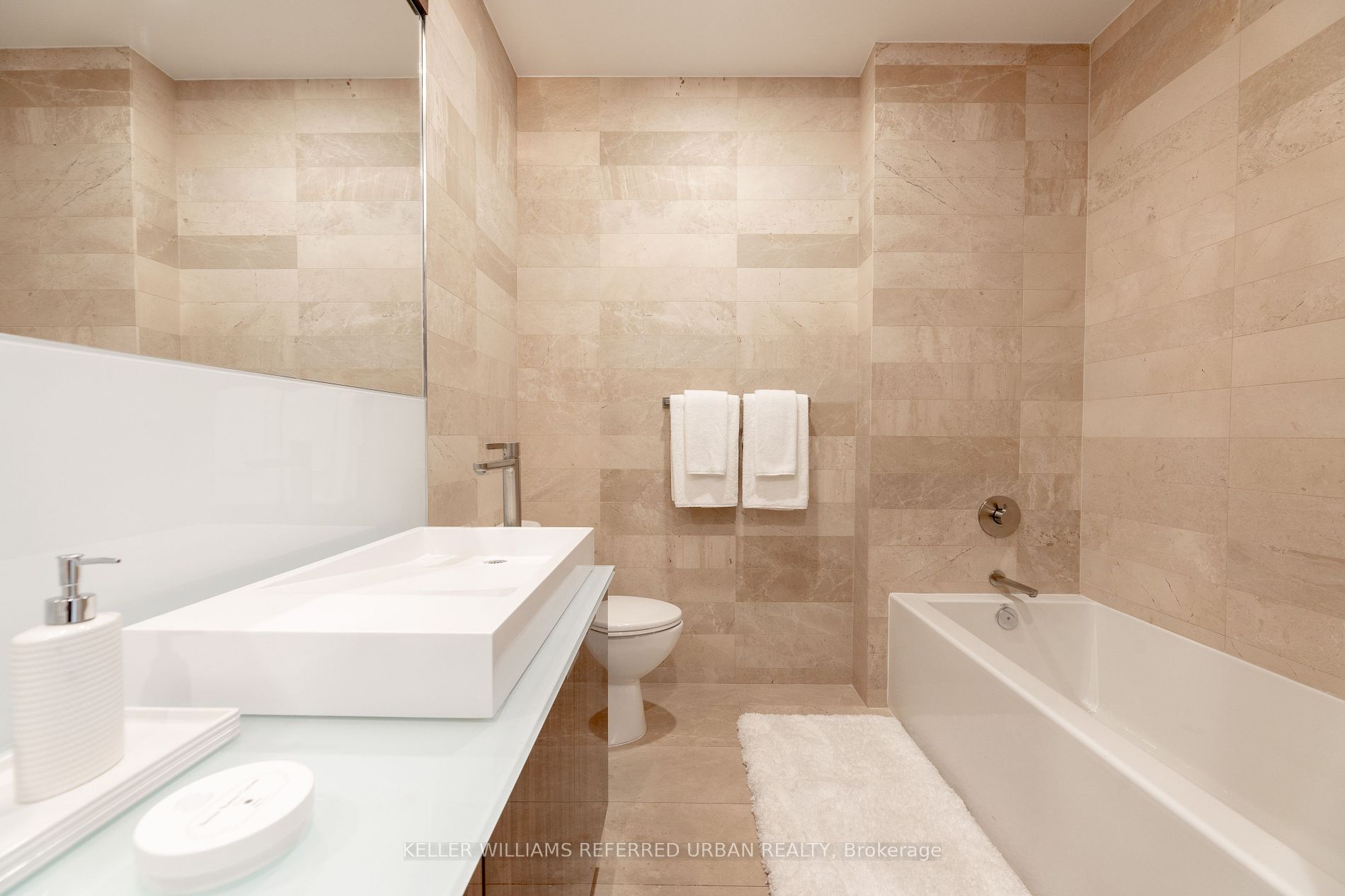 300 Front St W, #4902