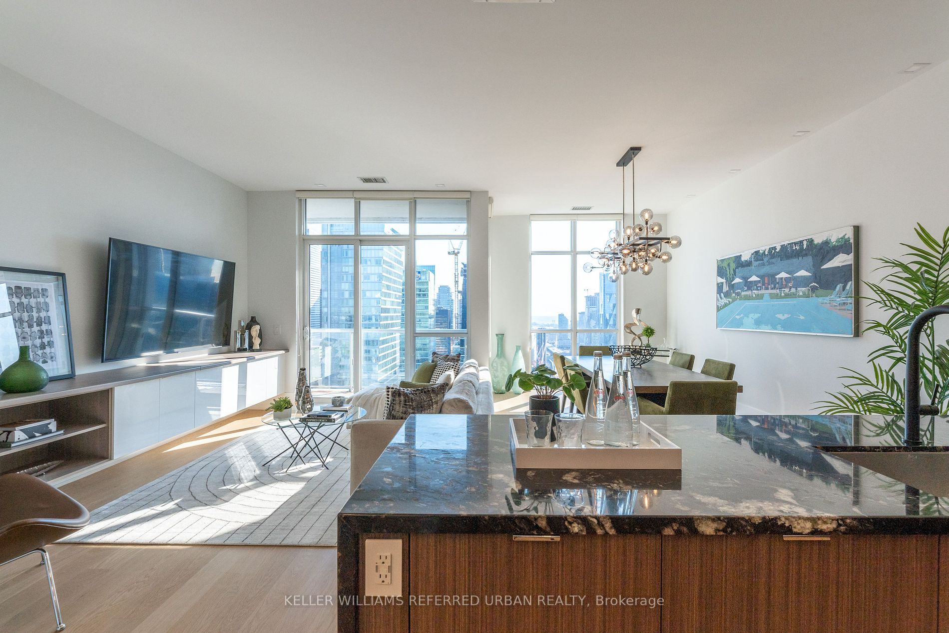 300 Front St W, #4902
