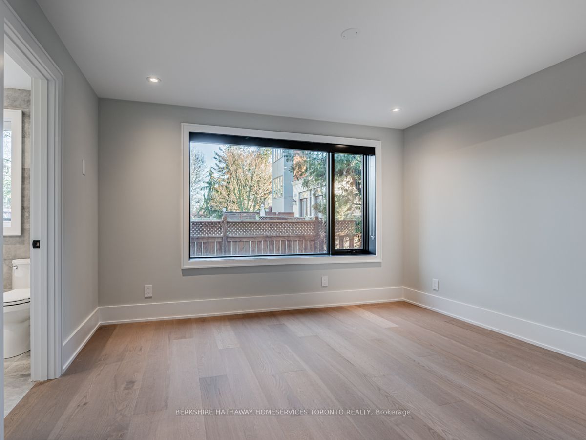 157 Roslin Ave