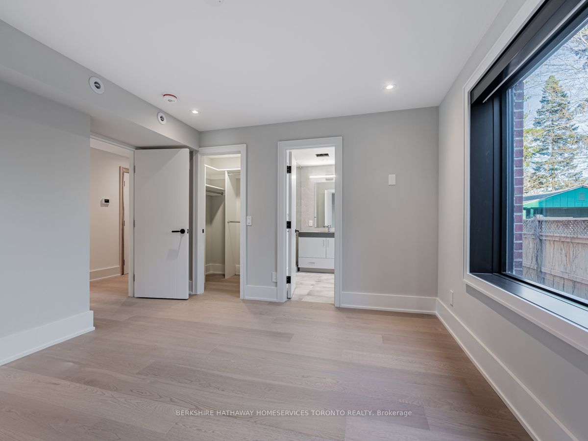 157 Roslin Ave