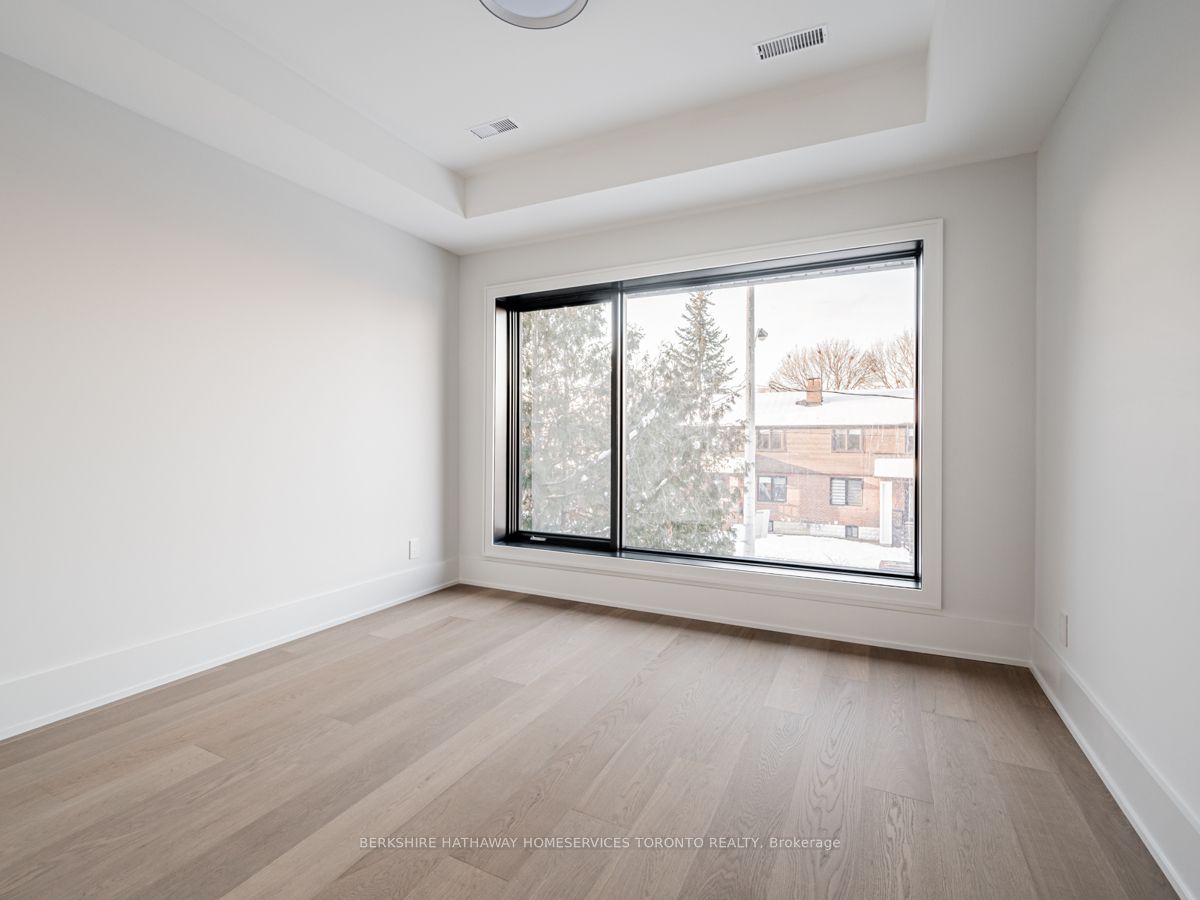 157 Roslin Ave
