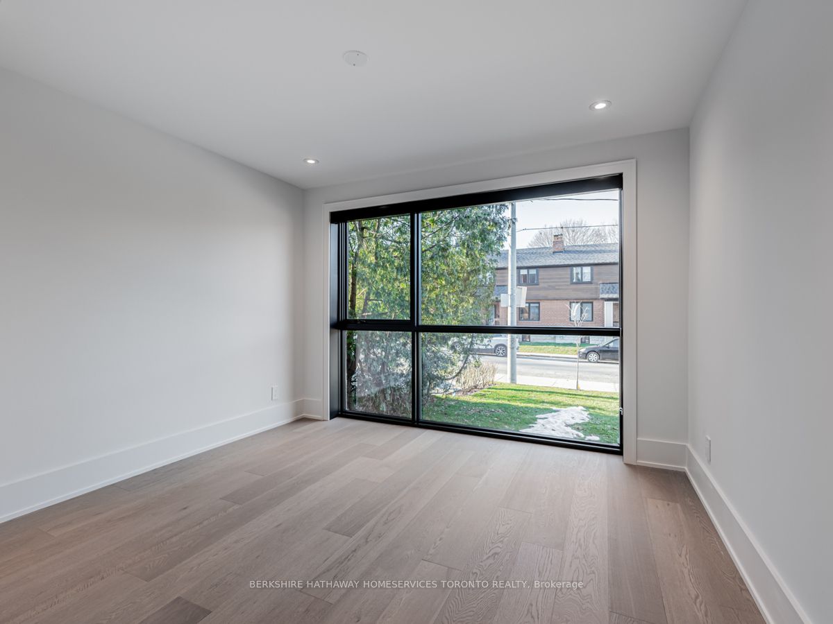 157 Roslin Ave