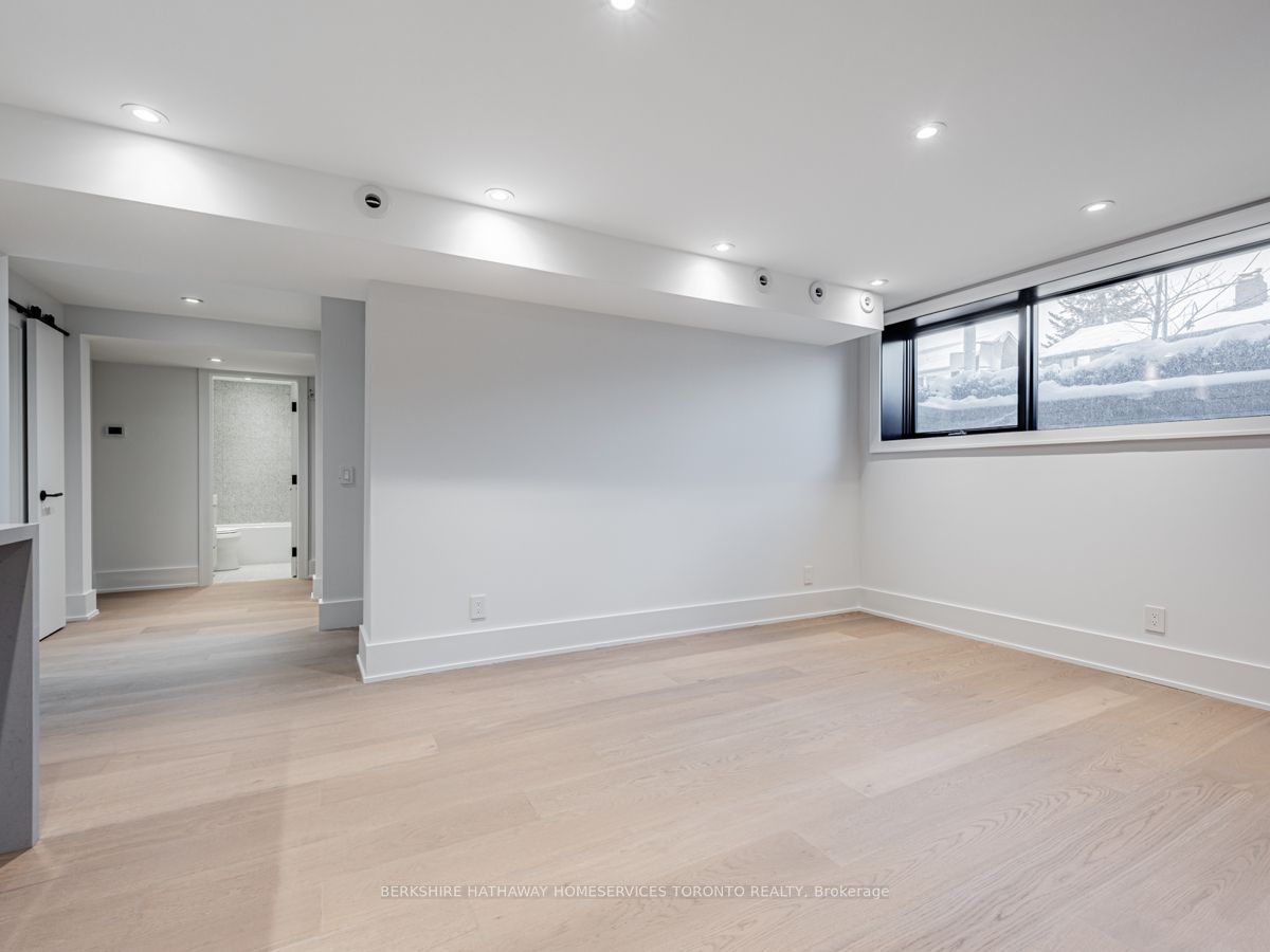 157 Roslin Ave