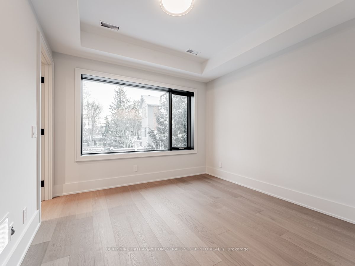157 Roslin Ave