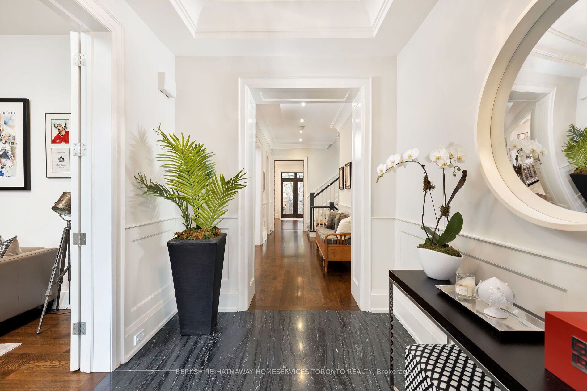 244 Yonge Boulevard
