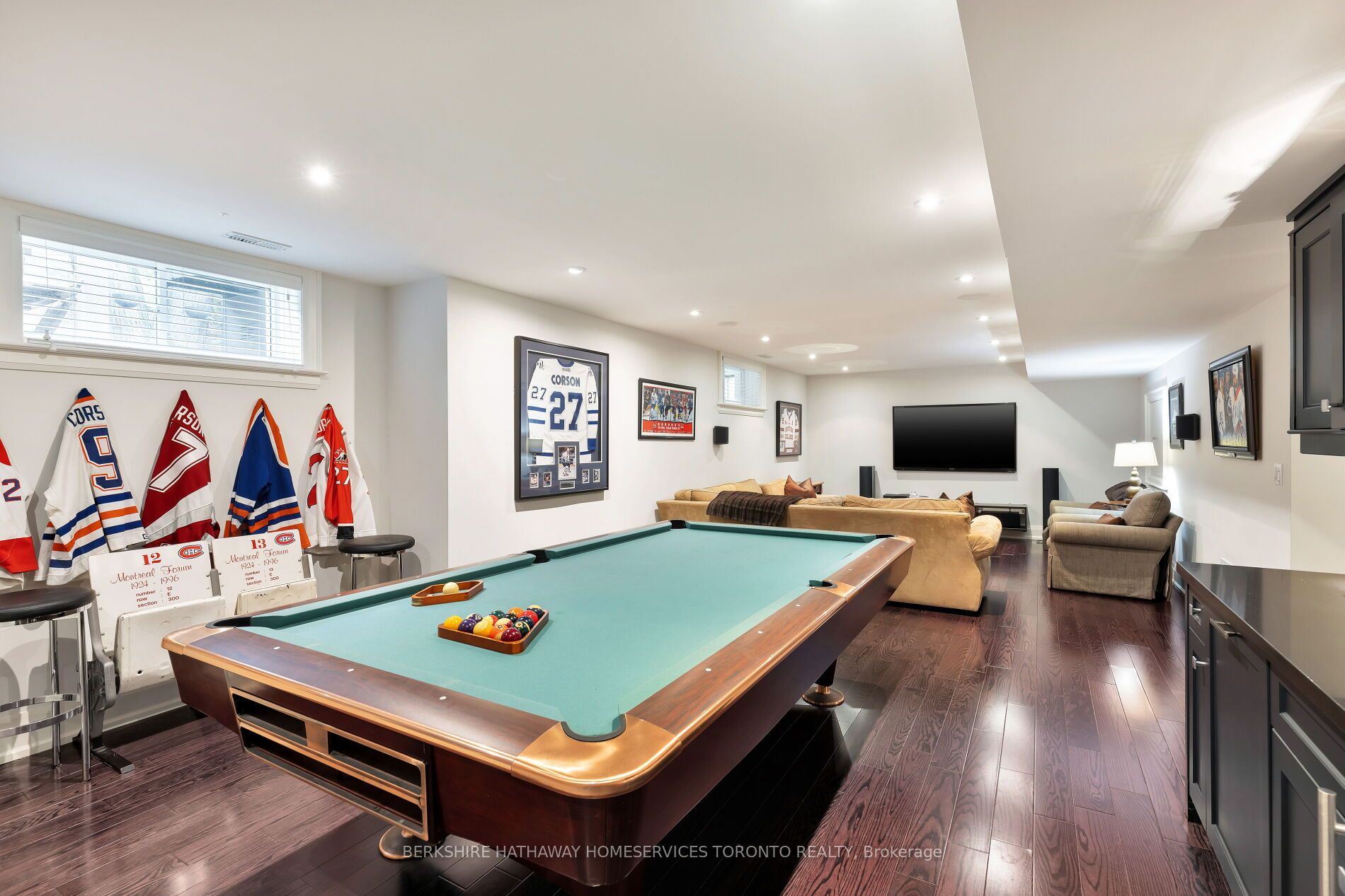 244 Yonge Boulevard