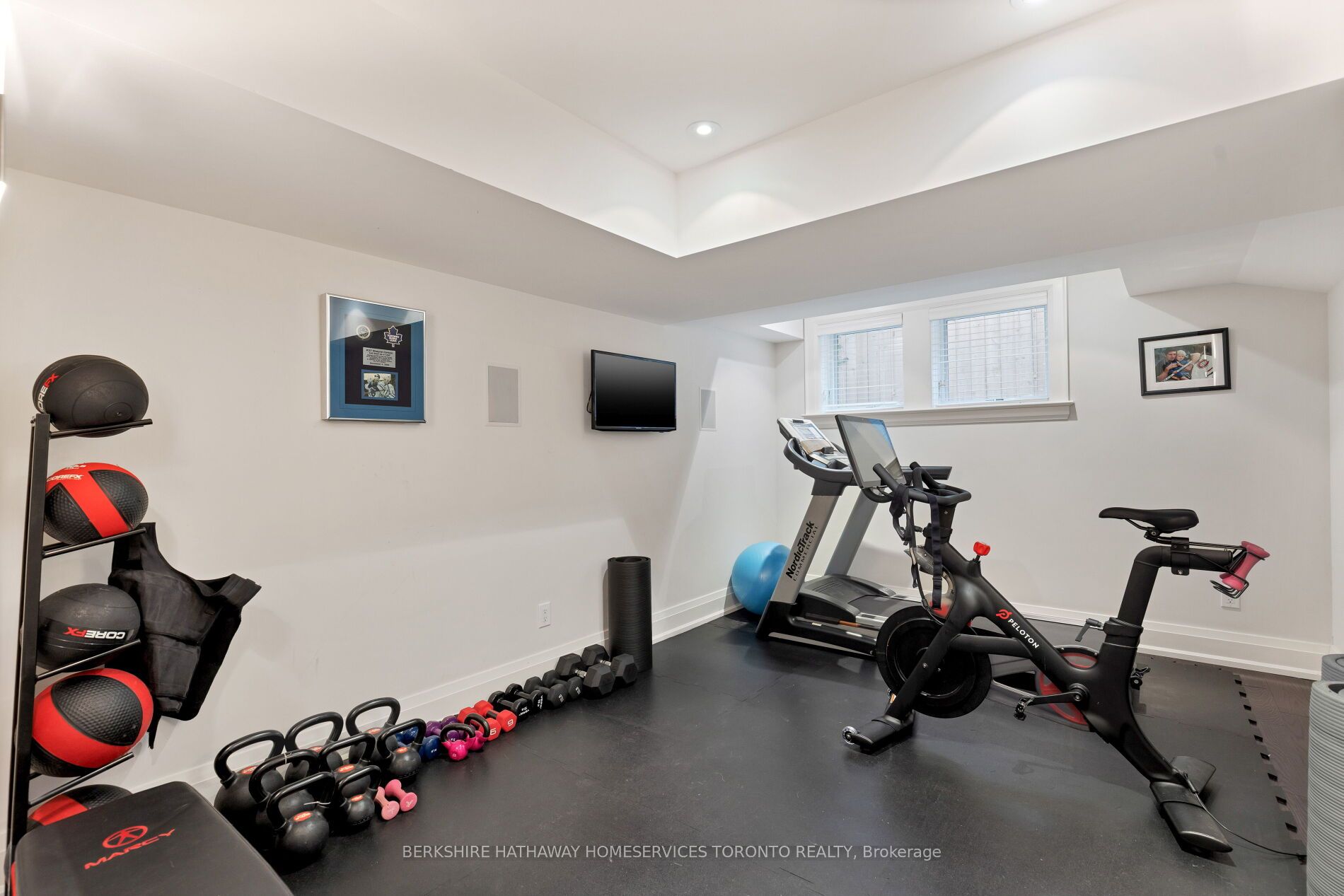 244 Yonge Boulevard