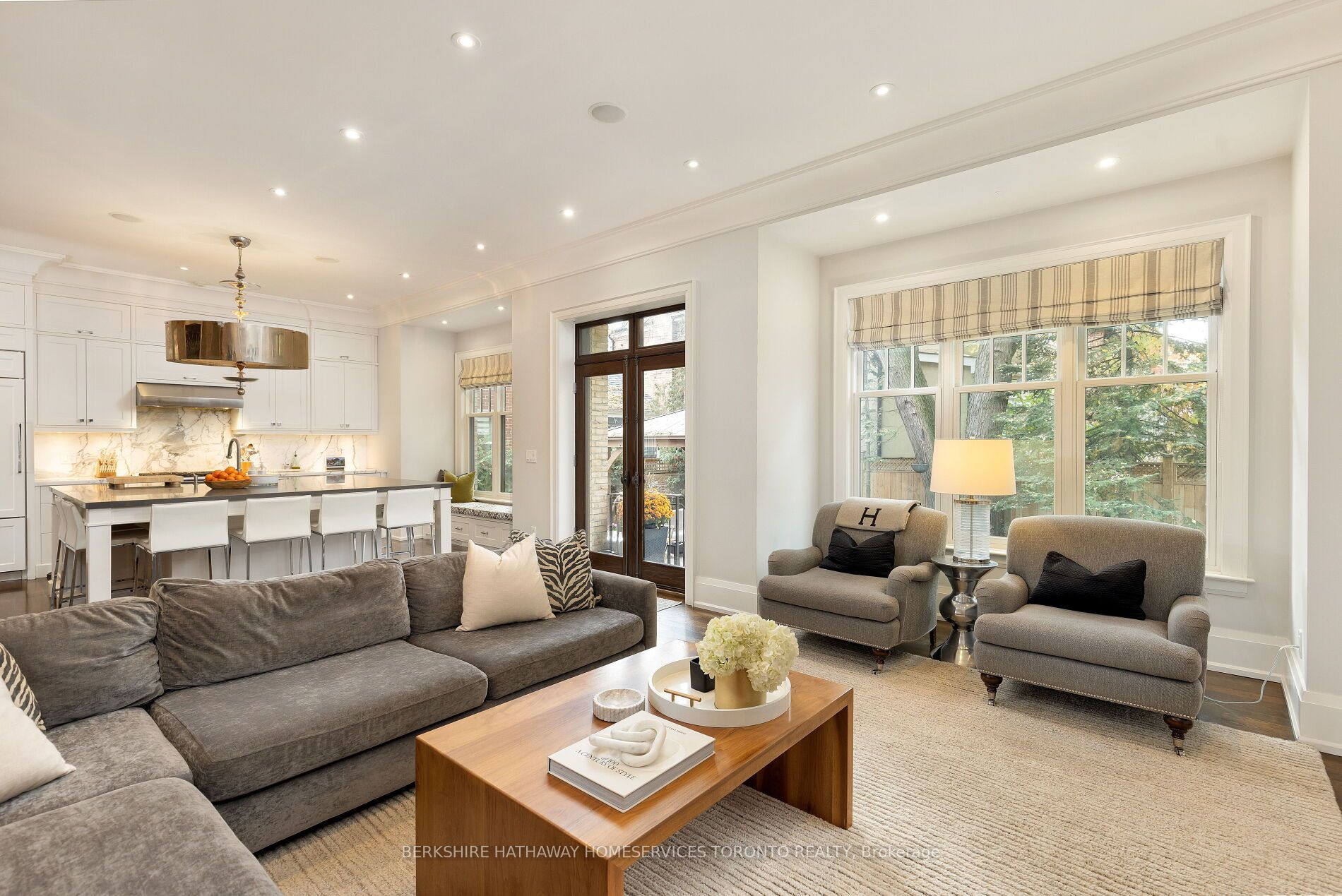244 Yonge Boulevard