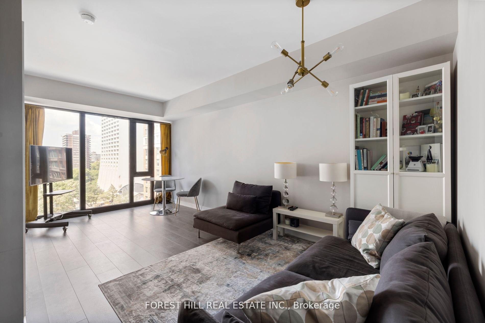 188 Cumberland St, #811