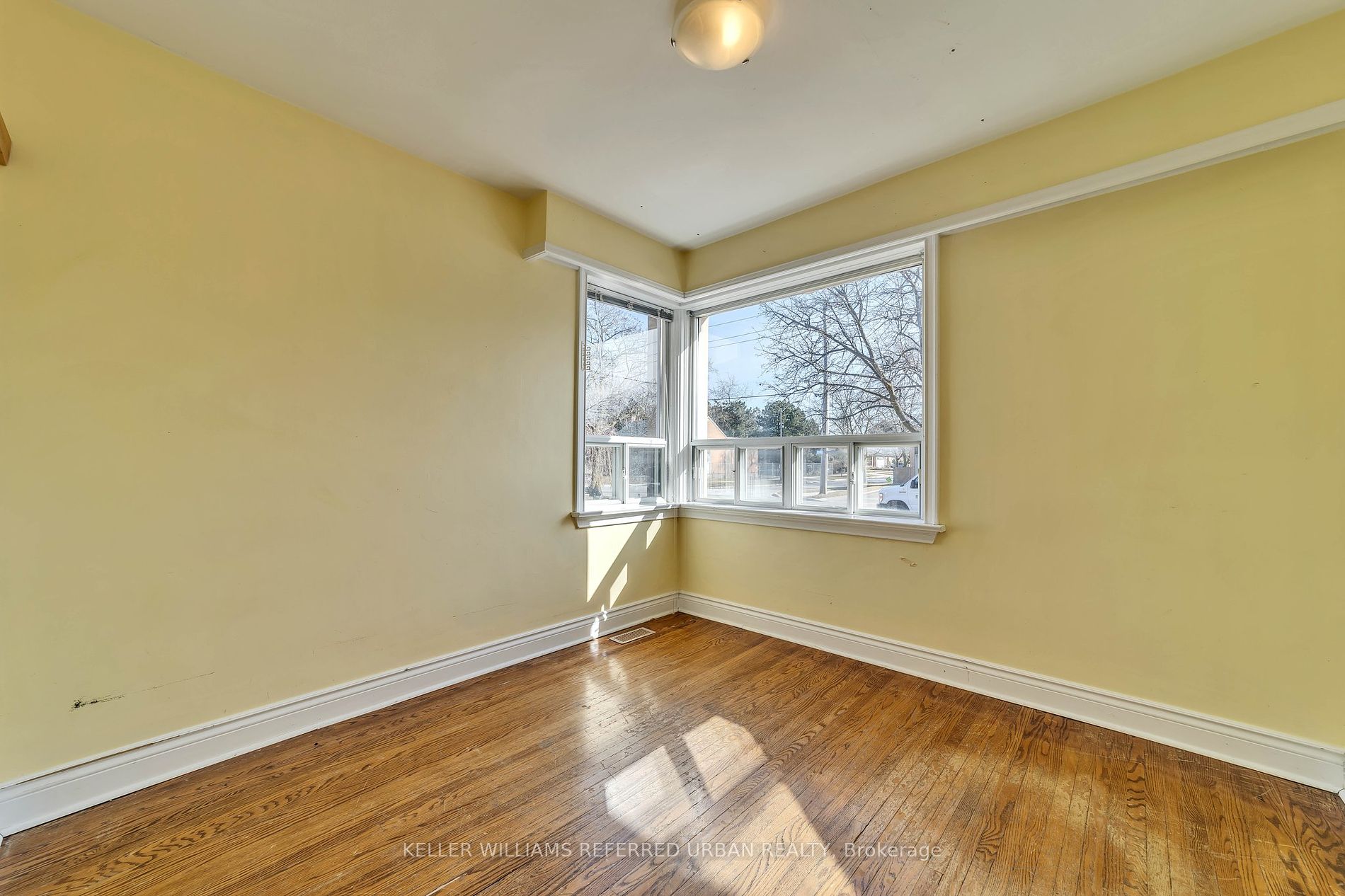 286 Churchill Avenue