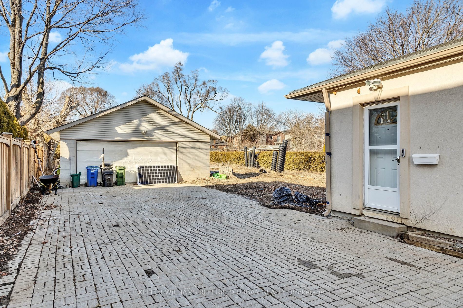 286 Churchill Avenue