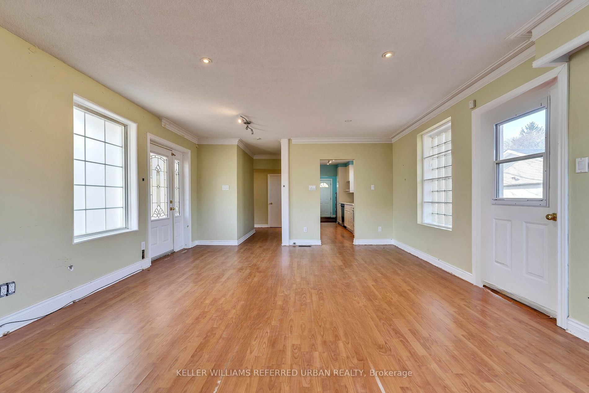 286 Churchill Avenue