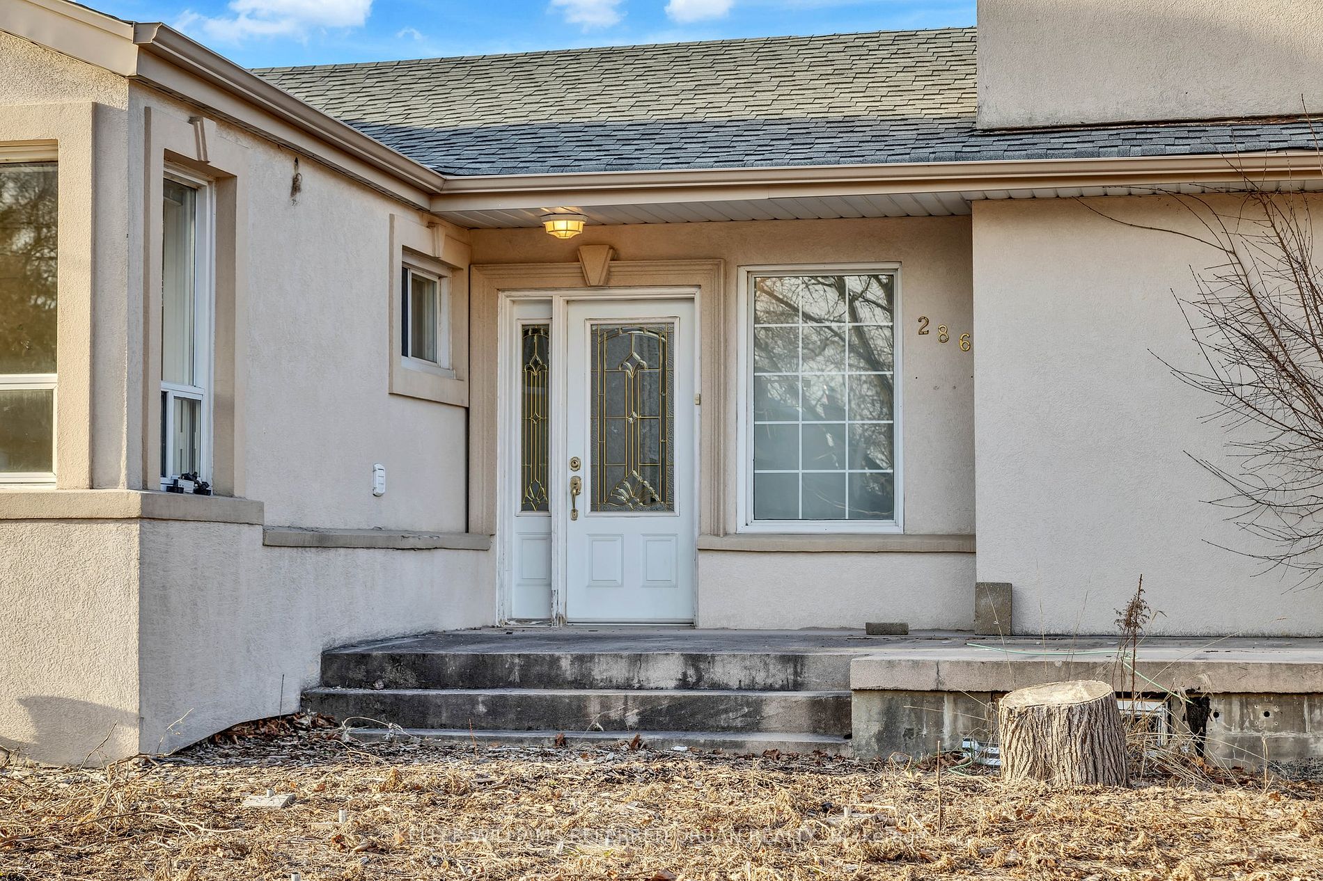 286 Churchill Avenue