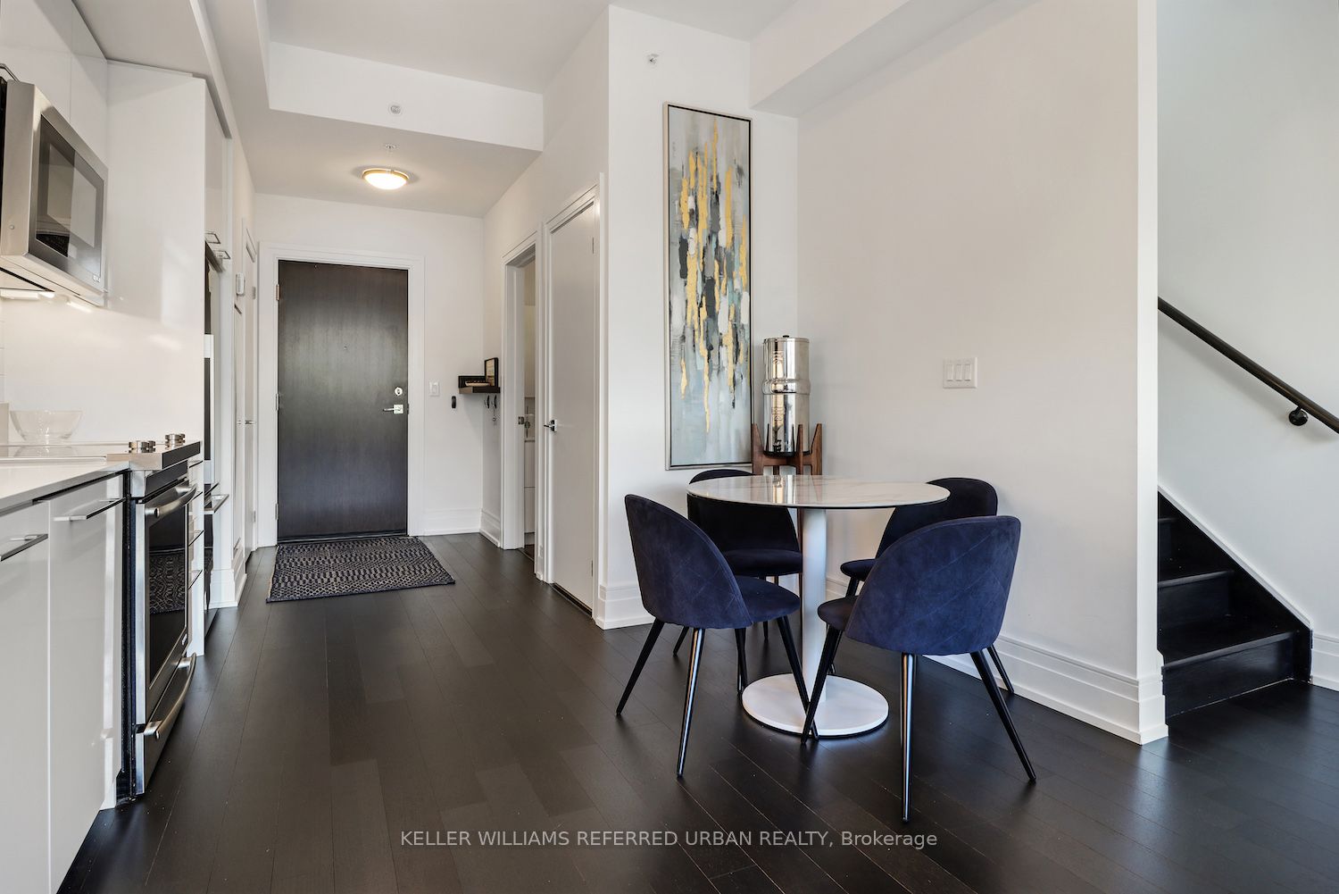 90 Niagara St, #407