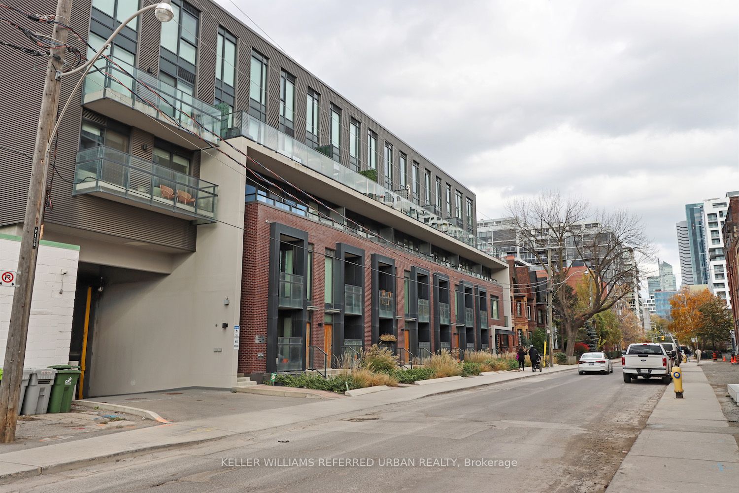90 Niagara St, #407