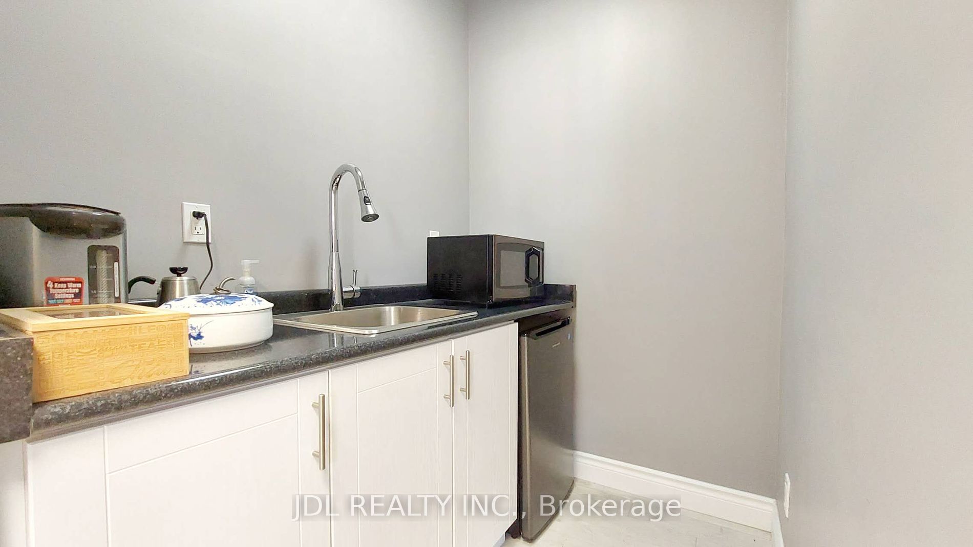 165 Eglinton Ave E, #210