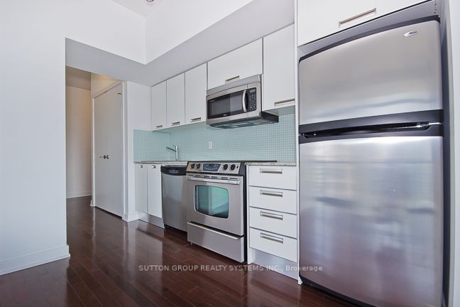 33 Charles Street E, #1609