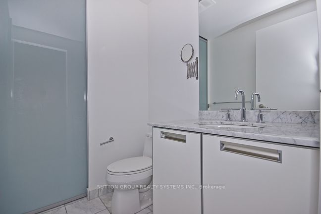 33 Charles Street E, #1609