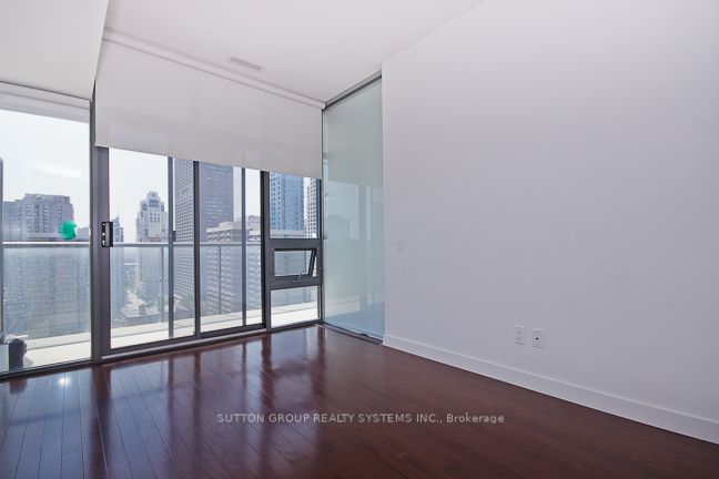 33 Charles Street E, #1609