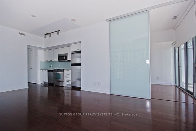 33 Charles Street E, #1609
