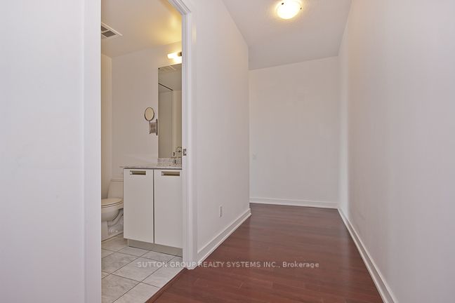 33 Charles Street E, #1609