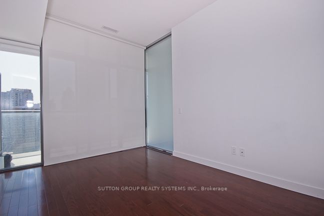 33 Charles Street E, #1609