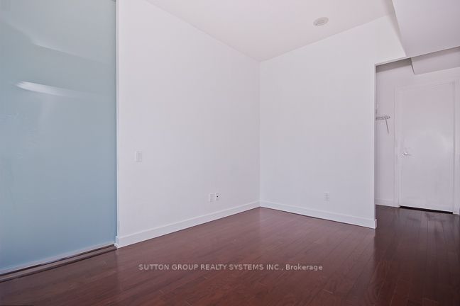 33 Charles Street E, #1609