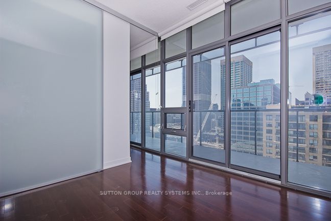 33 Charles Street E, #1609