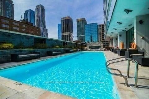 33 Charles Street E, #1609