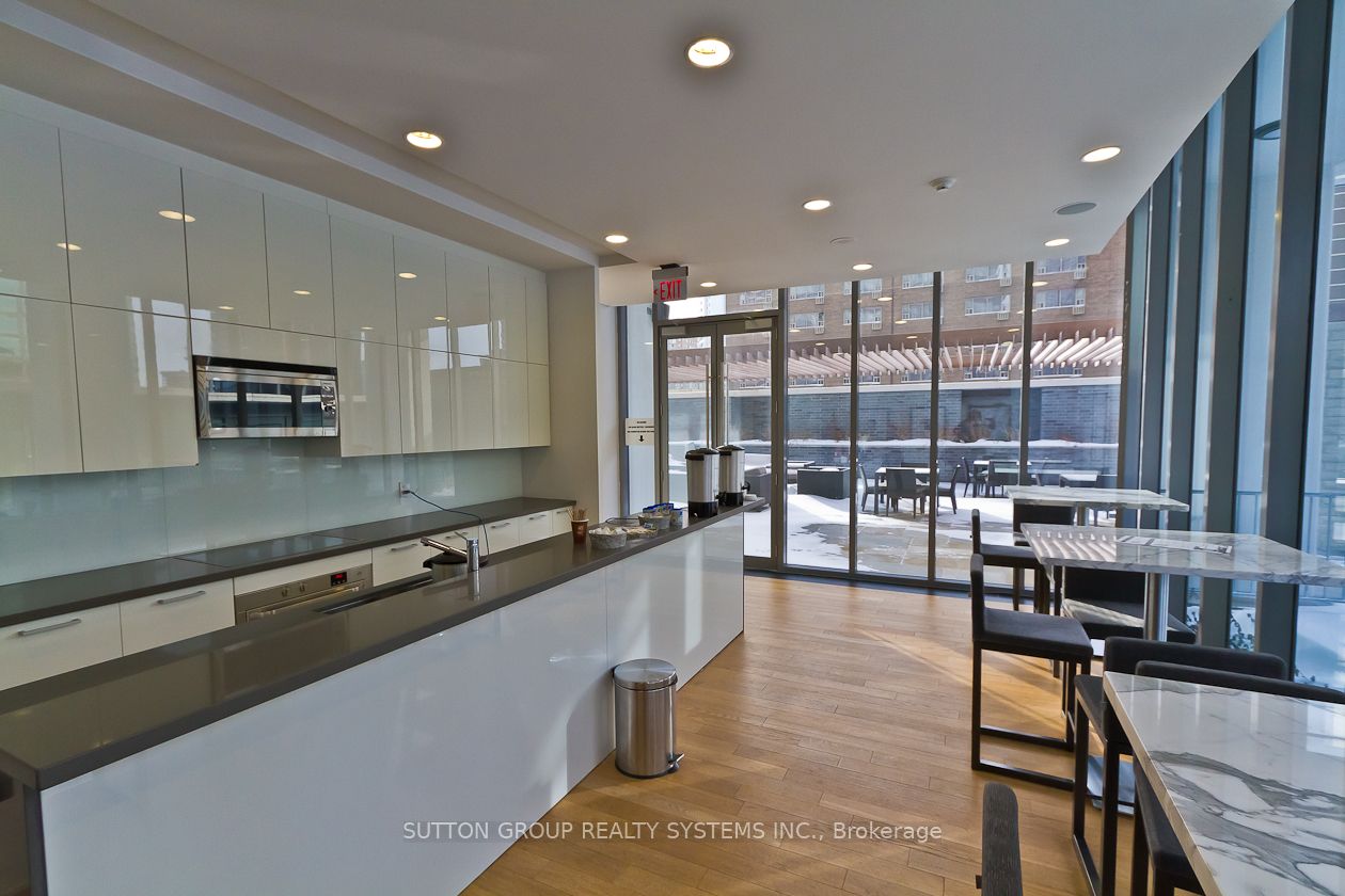 33 Charles Street E, #1609