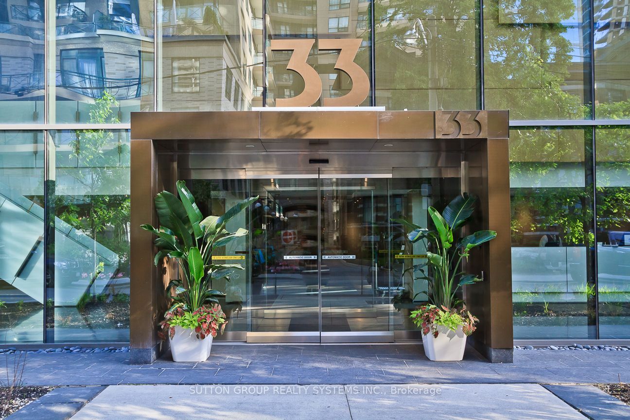 33 Charles Street E, #1609
