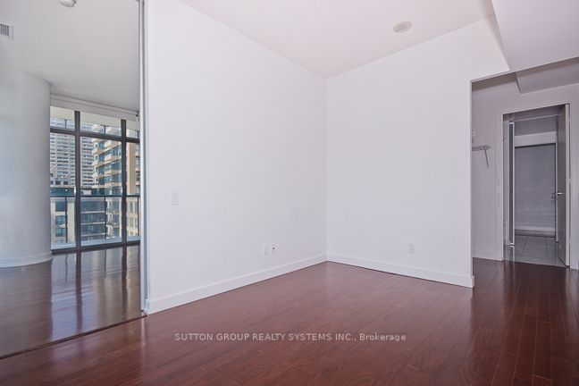 33 Charles Street E, #1609