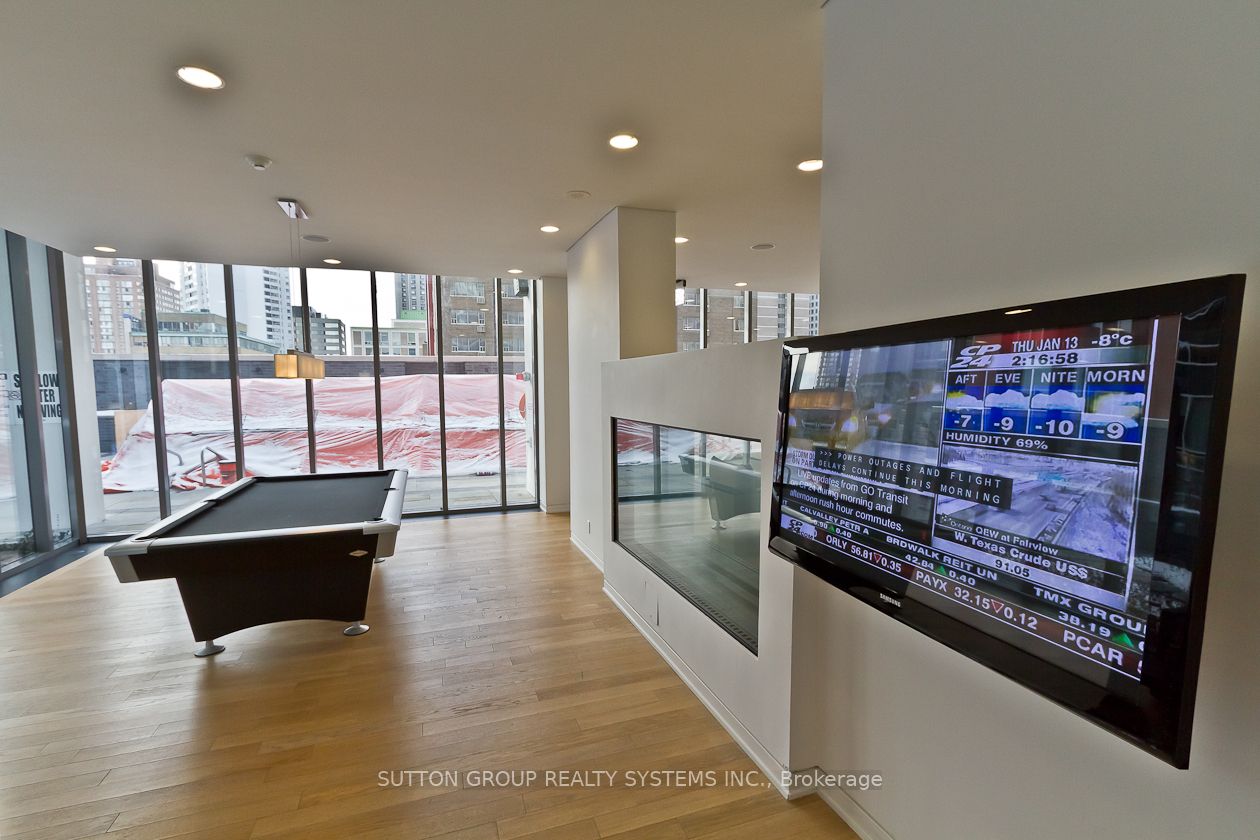 33 Charles Street E, #1609