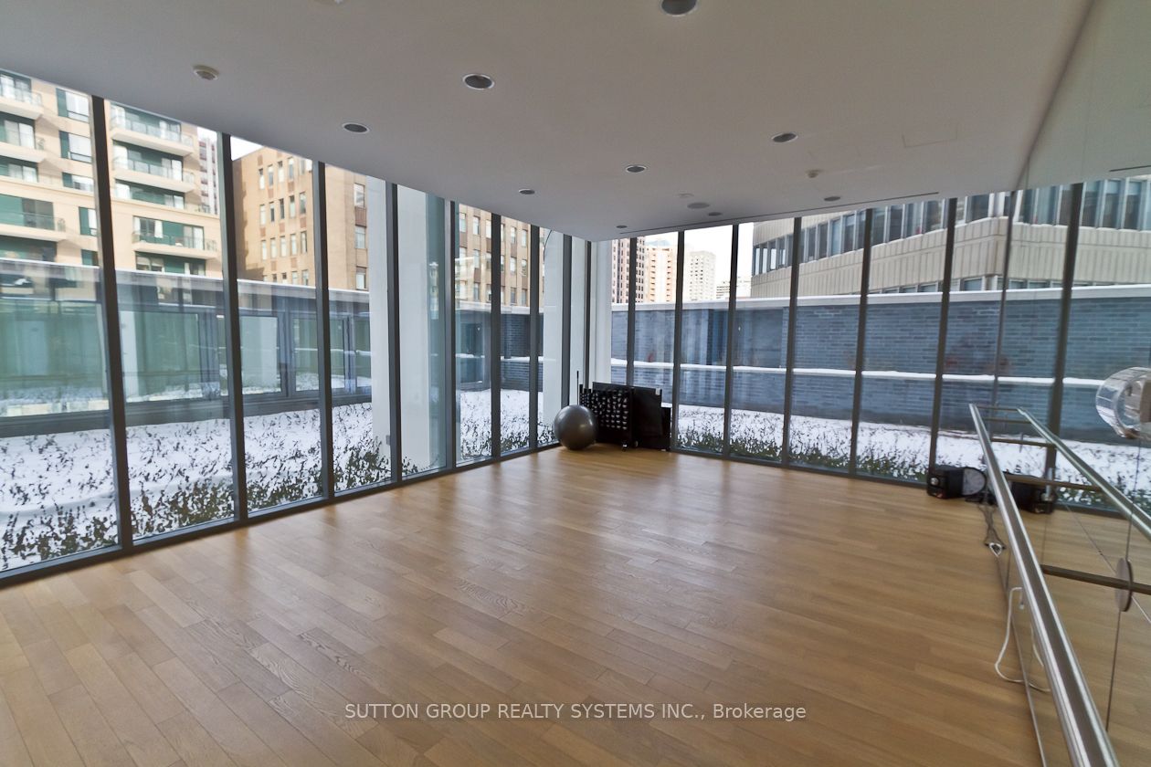 33 Charles Street E, #1609