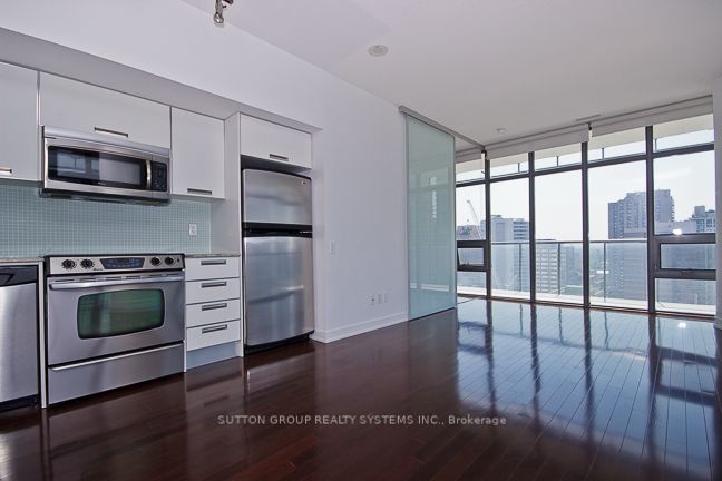 33 Charles Street E, #1609