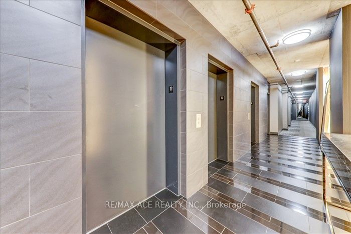 210 Simcoe Street, #1208