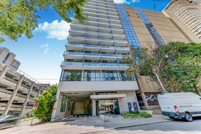 210 Simcoe Street, #1208