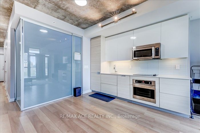 210 Simcoe Street, #1208