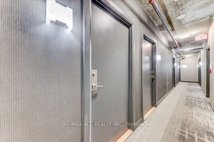 210 Simcoe Street, #1208