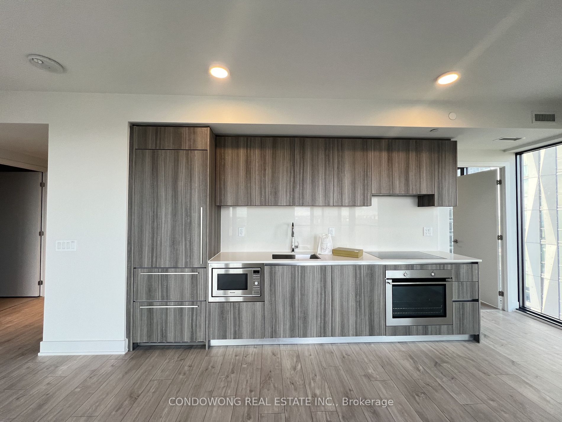 8 Cumberland Street, #3707