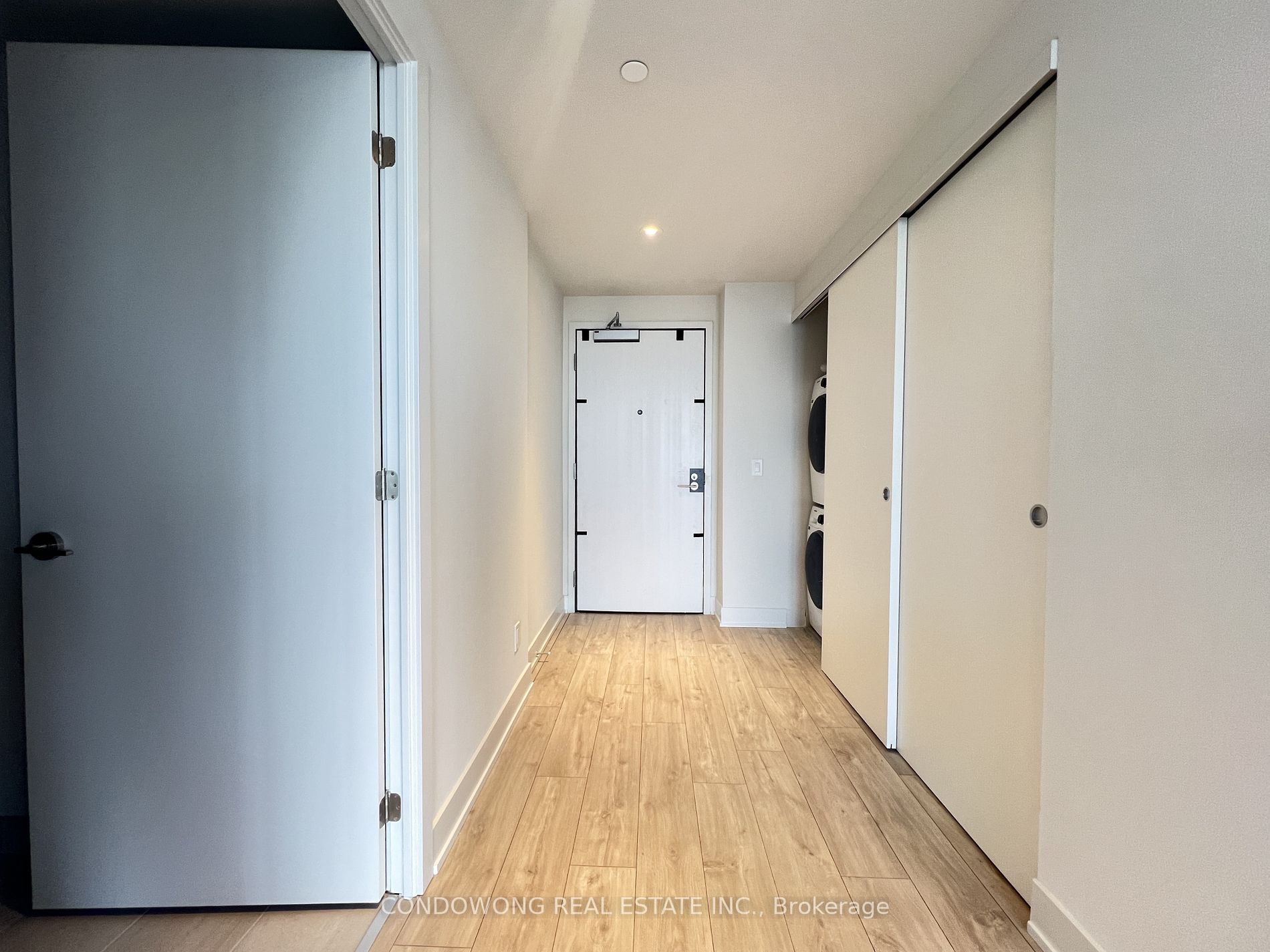 8 Cumberland Street, #3707
